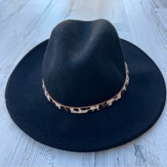 Worlds Market 100% Wool Hat Black Animal Prints - Picture 2 of 8